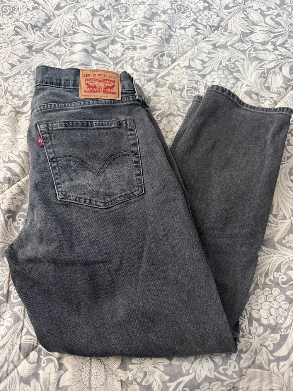 Levi's Men's Dark Gray Straight Jeans
